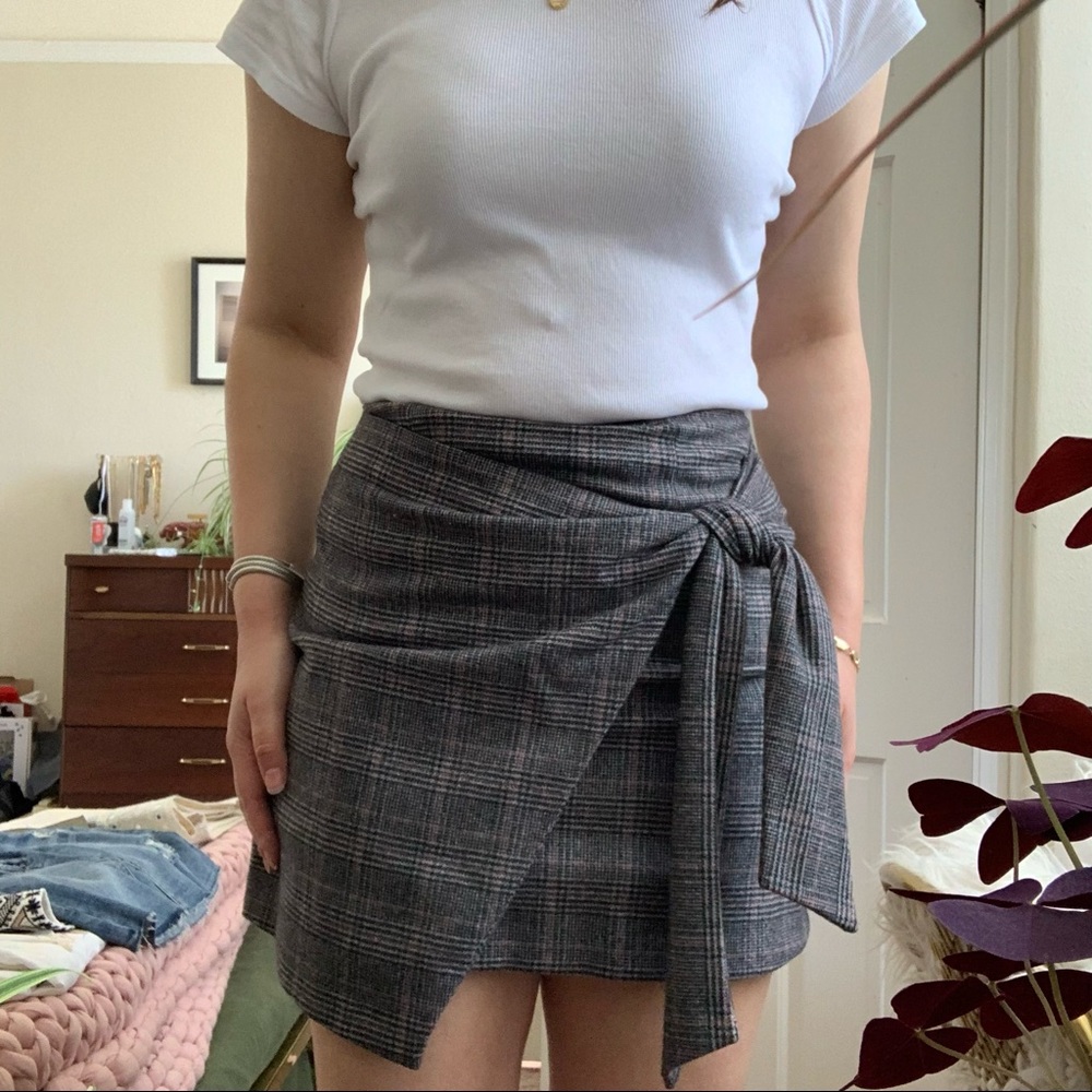 ❌SOLD ON DE🅿️⭕️🅿️❌ Aritzia Wilfred Mini Skirt